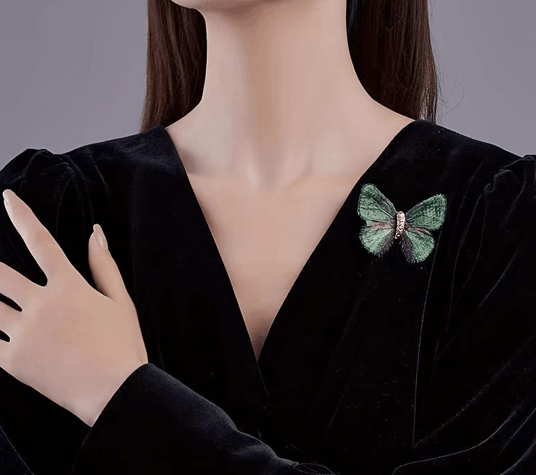 🦋 Pack de 4 Broches Papillon Rétro – Élégance & Raffinement