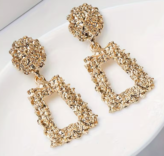 Boucles d’Oreilles Géométriques Longues – Style Tendance