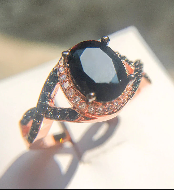 Bague Ovale en Moissanite Noire