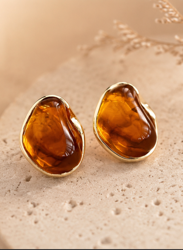 Boucles d’Oreilles Résine Ambrée Dorée – Élégance Chic & Tendance ✨