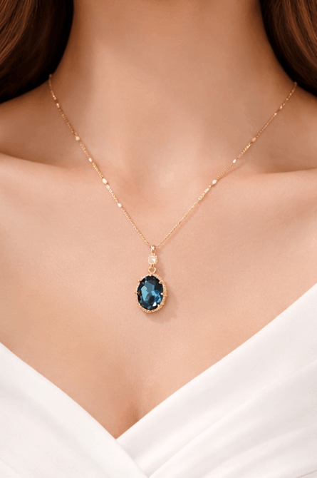 Collier Élégance Bleu Royal – Finition Or