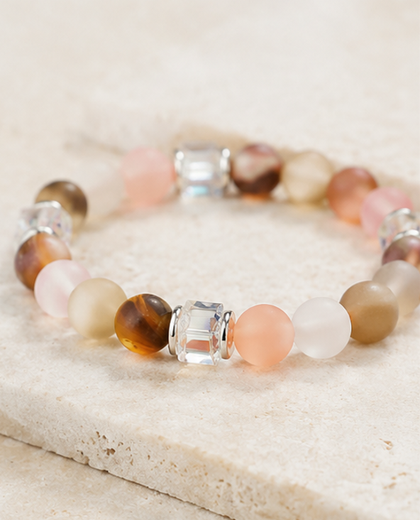 Éclat Rosé – Bracelet Quartz Cerise & Cristal Lumineux
