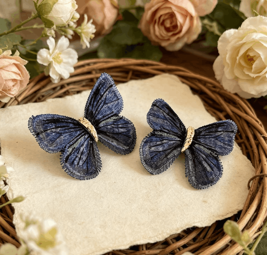 🦋 Pack de 4 Broches Papillon Rétro – Élégance & Raffinement